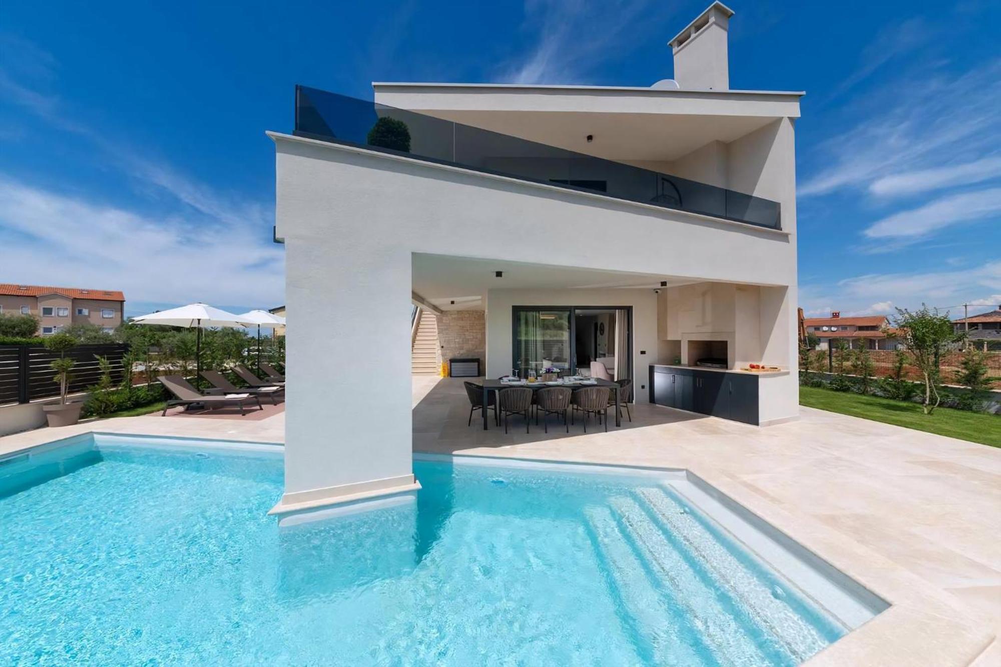 Luxurioese Villa Perla Mit Pool Und Jacuzzi Poreč Extérieur photo