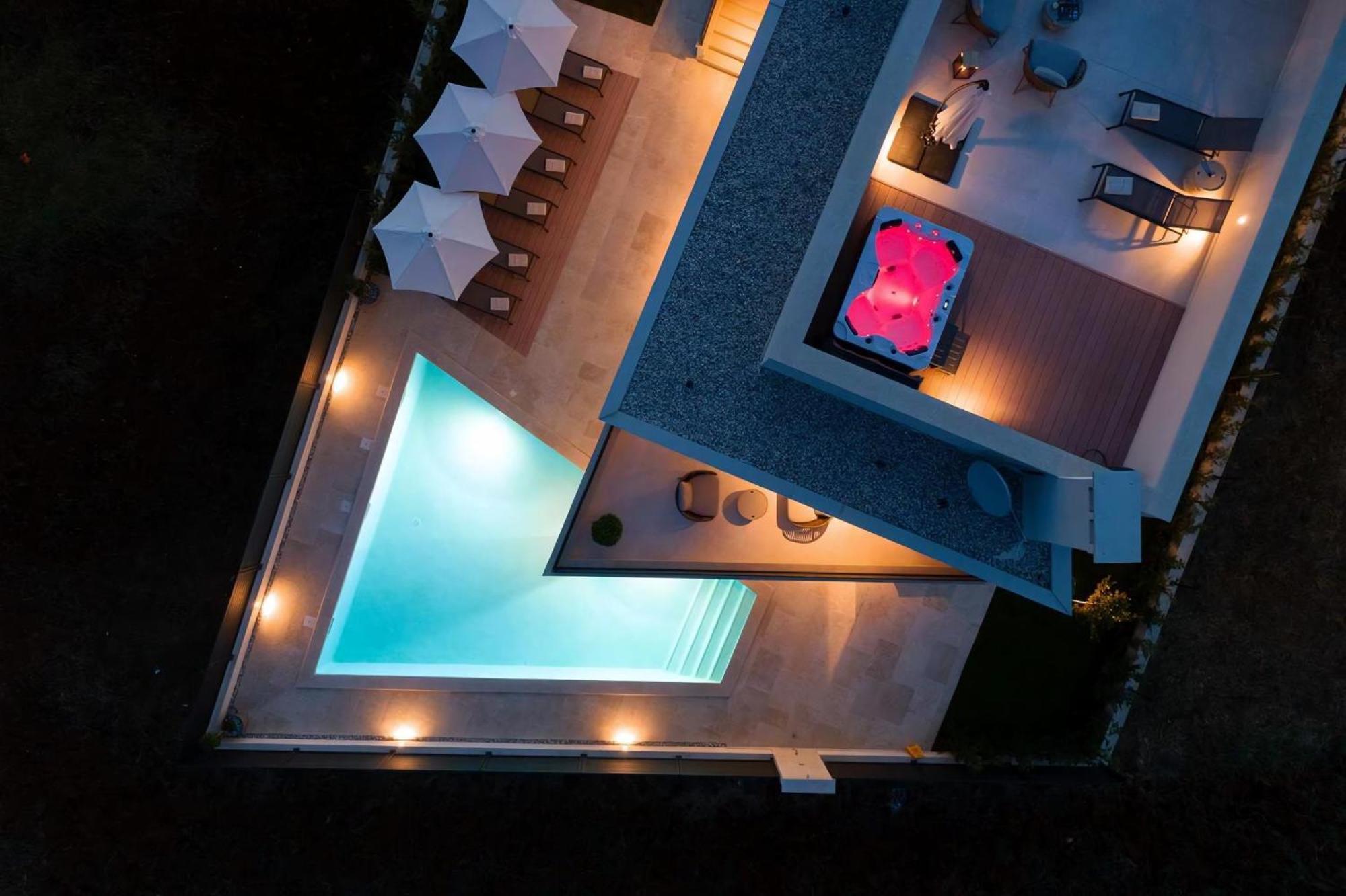 Luxurioese Villa Perla Mit Pool Und Jacuzzi Poreč Extérieur photo