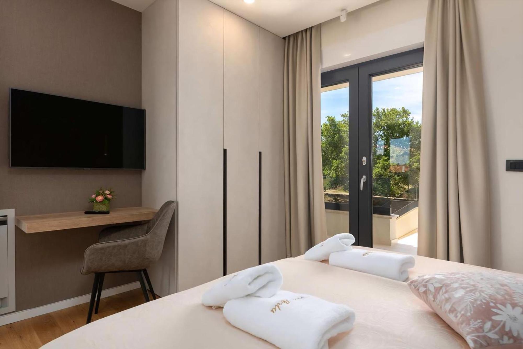 Luxurioese Villa Perla Mit Pool Und Jacuzzi Poreč Extérieur photo